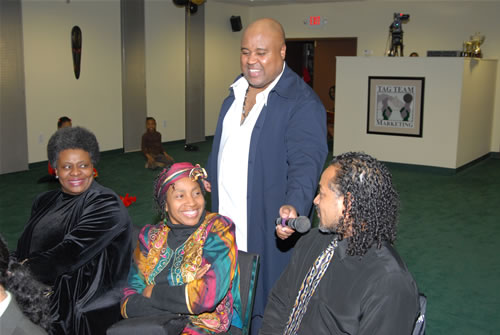 D'Akh giving answer to the audience at the TAG Awards Show, 2007 TAG Awards Show